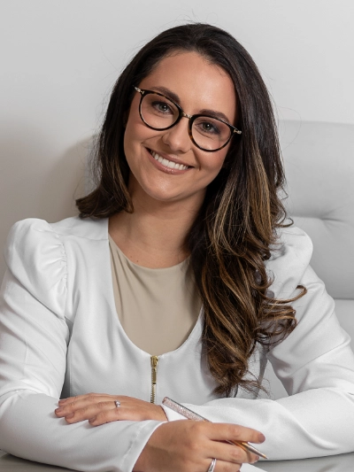 Dra. Lara Luz de Miranda Silva – Cirurgiã Vascular