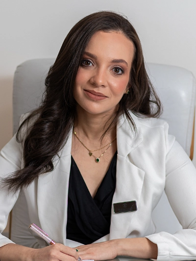 Dra. Natane Tenedine Lopes – Dermatologista